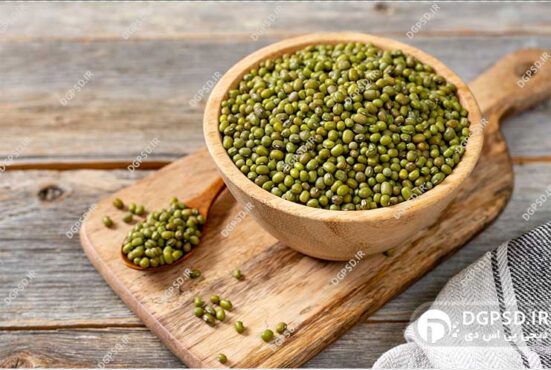عکس با کیفیت ماش با زمینه چوبی