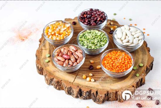 عکس با کیفیت حبوبات روی تخته چوب